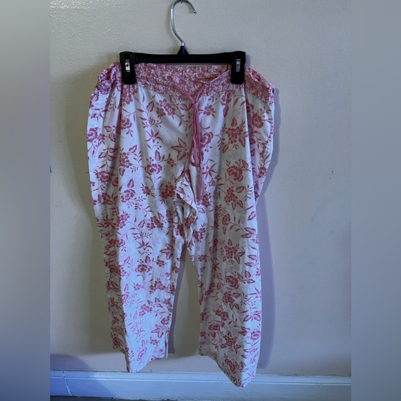 Gap lightweight floral pink Capri pants in size M wide legs - Picture 4 of 13